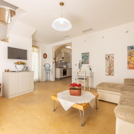 Dimora Il Castello Apartment Ракале Екстериор снимка